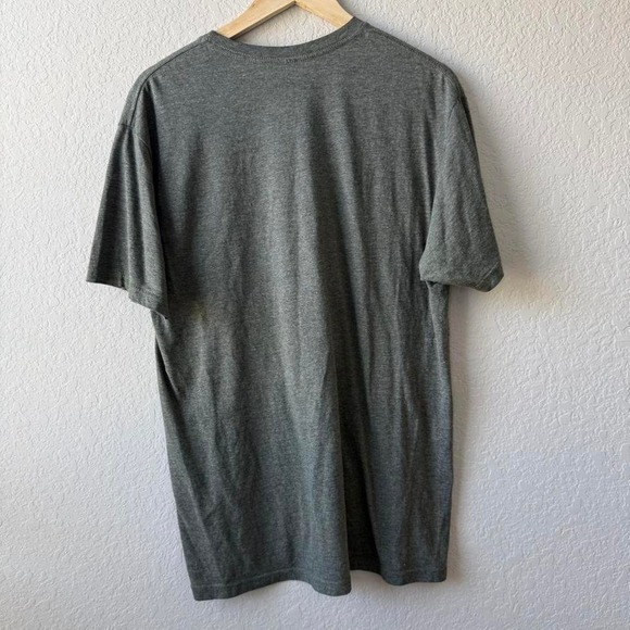 Men's‎ Grey Levi's Graphic Tee - Picture 3 of 3